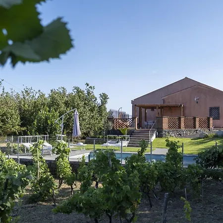 빌라 Vigne Dell'etna 6, Emma